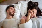 Phương pháp ngủ Scandinavian có thể giúp cải thiện quan hệ vợ chồng