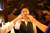 Nhật Bản khuyến khích người dân uống nhiều rượu hơn