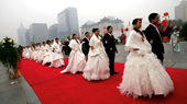 Tỷ lệ kết hôn và sinh con ở Trung Quốc giảm do ảnh hưởng của Covid-19