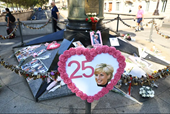 Người dân Anh và thế giới kỷ niệm 25 năm ngày Công nương Diana qua đời