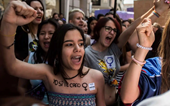 Tây Ban Nha thông qua luật về tình dục đồng thuận Bảo vệ phụ nữ khi tố cáo tội phạm