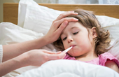 Trẻ bất ngờ nôn sau khi uống hạ sốt, có nên uống lại liều mới