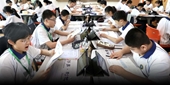 Trung Quốc cấm vận động phụ huynh mua thiết bị học tập thông minh