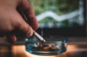 Thế giới đang giải bài toán ảnh hưởng thuốc lá với giới trẻ ra sao