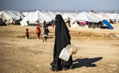 Người phụ nữ Anh đầu tiên được hồi hương từ trại tị nạn ở Syria