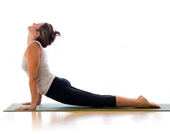 8 động tác kéo giãn giảm đau lưng có thể thực hiện mọi lúc