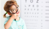 Nhận biết bất thường thị lực của trẻ và cách chăm sóc để có đôi mắt khỏe