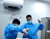 Thất nghiệp gia tăng, giới trẻ Trung Quốc chuyển nghề chăm sóc cho người chết