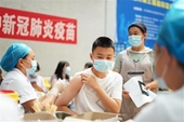 Người nước ngoài ở Trung Quốc sẽ được tiêm vaccine của Pfizer