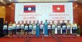 Trung ương Hội LHPN Việt Nam giao lưu với đại biểu phụ nữ Lào
