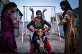 Những cô thợ mỏ tuổi teen ở các mỏ than Ấn Độ