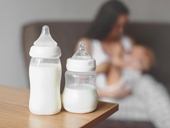 Hướng dẫn cách nhận biết sữa mẹ trữ đông bị hỏng