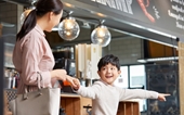 Xót xa khi con đòi mua áo mới cho bố