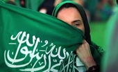 Fan nữ Ả Rập Xê Út​ lần đầu được vào sân bóng Giấc mơ của tôi đã thành hiện thực
