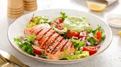 5 món nên bỏ và 4 thực phẩm nên cho vào salad để ăn ngon miệng mà không lo tăng cân