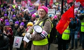Nhân viên đại học ở Anh đình công, biểu tình đòi tăng lương