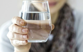 9 tác dụng bất ngờ khi thường xuyên uống nước ấm