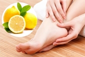 Mẹo điều trị gót chân nứt nẻ hiệu quả vào mùa Đông