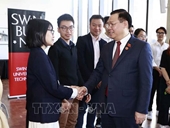 Chủ tịch Quốc hội Vương Đình Huệ nói chuyện với du học sinh tại Australia