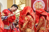 Vì sao giới trẻ Trung Quốc thích cầu hôn xa xỉ, phô trương