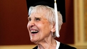 Cụ bà 90 tuổi tốt nghiệp đại học sau 71 năm