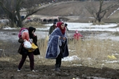 Bulgaria phát hiện nhiều người di cư bị kiệt sức trốn trong xe buýt