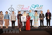 Việt Nam thắng lớn tại Tuần lễ thời trang quốc tế tơ lụa Thái Lan
