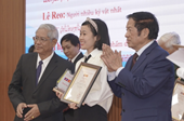 Lễ trao giải Kỷ vật kể chuyện  Khoảnh khắc xúc động của tình hữu nghị Việt Nam - Lào