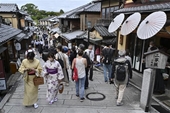 Nhật Bản đón lượng khách tăng vọt sau khi dỡ bỏ biện pháp phòng dịch