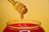 Mật ong thô có thể cải thiện lượng đường và cholesterol trong máu
