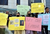 Taliban cấm phụ nữ Afghanistan làm việc trong các tổ chức phi chính phủ