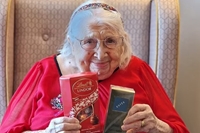 Bí quyết sống thọ của cụ bà 100 tuổi