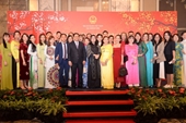 Thủ tướng gặp gỡ bà con cộng đồng người Việt Nam tại Singapore