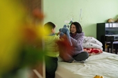 Mẹ đơn thân từ con ghẻ tới được ưu ái ở Trung Quốc