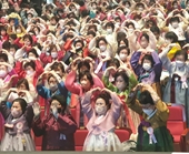 Hàn Quốc Độc đáo lễ tốt nghiệp của các nữ sinh U60, U70, có cả U90