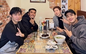 Mê món Việt, YouTuber nổi tiếng mở quán phở, bún thịt nướng ở Seoul
