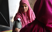 Những nữ tình nguyện viên chẩn bệnh giúp người nghèo của Bangladesh