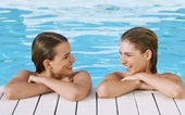 Đức Phụ nữ ở Berlin được phép để ngực trần tại các bể bơi công cộng