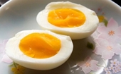 Chuyên gia Mỹ khuyên khi thấy trứng có dấu hiệu này thì không nên mua
