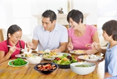 Ăn cơm nhà giảm tới hơn 50 nguy cơ tử vong so với thường xuyên ăn quán