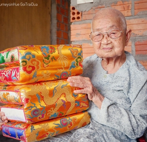 Vị Công tôn nữ cuối cùng làm gối tựa cung đình Huế qua đời ở tuổi 101