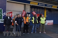 Gần 70 số lao động mắc COVID kéo dài tại Anh bị đối xử bất công