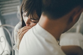 Vợ tôi vẫn còn lo lắng rất nhiều cho chồng cũ