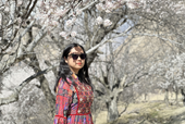 Theo cô gái Việt ghé con đường tơ lụa, tận hưởng mùa hoa Pakistan đẹp như tranh