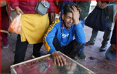 Gần 1 000 lao động nhập cư của Nepal tự tử ở nước ngoài mỗi năm