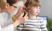 Bệnh trầm trọng, mắc thêm nấm tai  do dùng thuốc theo mách bảo trị viêm tai giữa cho trẻ