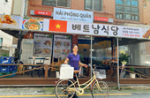 Xe xôi khúc Việt ở xứ kim chi bán trăm suất mỗi ngày, khách Hàn Quốc khen nức nở
