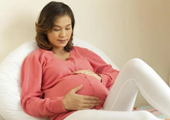 Độ tuổi sinh sản của phụ nữ ảnh hưởng thế nào đến sự an toàn cho mẹ và con