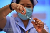 Thái Lan sửa đổi chiến lược tiêm chủng phòng ngừa COVID-19