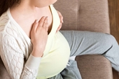 Cách làm dịu cơn đau ngực khi mang thai
